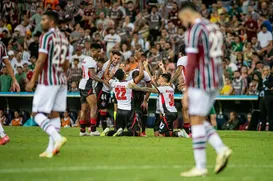 Vitória toma decisão importante sobre atacante contestado pela torcida - Imagem