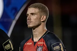 Volante que pertence ao Vitória chama atenção de time paulista - Imagem