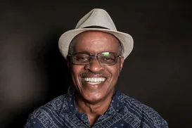 Zulu Araújo lança novo livro e revisita 50 anos de luta antirracista - Imagem