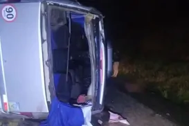 Acidente com ônibus de saúde da prefeitura deixa 2 mortos e 17 feridos - Imagem