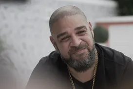 Adriano Imperador faz alerta após mãe perder R$ 15 mil em golpe com IA - Imagem