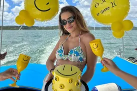 Aniversário no mar: saiba quanto custa e como organizar festas em lanchas ou escunas - Imagem