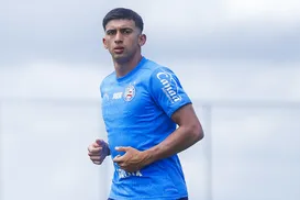 Atacante do Bahia se recupera de lesão e faz primeiro treino em 2026 - Imagem
