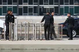 Ato político em Brasília motiva instalação de grades no Planalto - Imagem