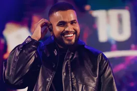 Cantor Yan faz maratona de shows e anima o verão de Salvador - Imagem