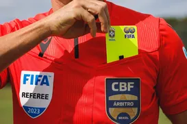 Como virar árbitro de futebol e faturar mais de R$ 200 mil por ano - Imagem