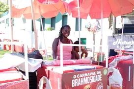 Do Natal ao Carnaval: a ambulante que faz do 'corre' sua maior alegria - Imagem