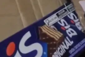 Enfermeiro compra iPhone e recebe caixa de chocolates - Imagem