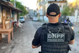 Envenenamento e estelionato: falsa policial é presa em Pernambués - Imagem