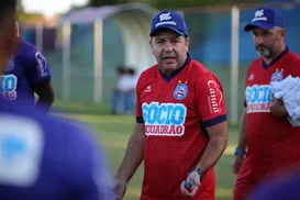Ex-Bahia supera Abel e coloca clube modesto na liderança do Paulistão - Imagem