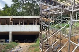 Ex-BBB e ator desabafam sobre demora em obra de mansão - Imagem