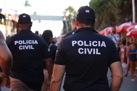 Grupo é preso ao fazer sinal de facção durante briga no Carnaval - Imagem
