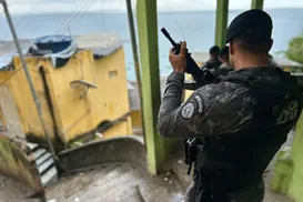 Homem monitorado com tornozeleira eletrônica é preso na Gamboa - Imagem