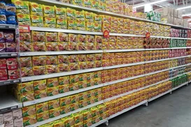 “Miojo” a R$ 0,01 causa correria em supermercado; Veja vídeo - Imagem