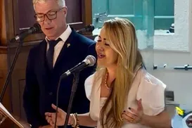 Mirella Bastos emociona ao interpretar hino em homenagem ao Senhor do Bonfim - Imagem
