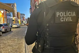 Mulher é presa em operação contra tráfico no Centro de Salvador - Imagem