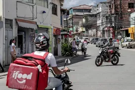 Pedidos mais caros: Abrasel alerta sobre PL dos entregadores por app - Imagem