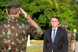 Perda de salário e presídio comum: o que Bolsonaro perde com expulsão do Exército - Imagem