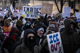 Polícia de imigração de Trump mata de novo e renova onda de protestos - Imagem