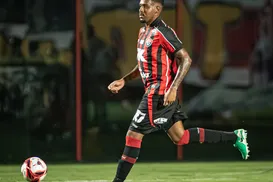 Prazo de Renzo e lesão de Edu: Vitória divulga boletim do DM - Imagem