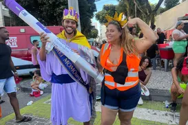 "ReiMonJaro": folião inova em fantasia e vira sensação no Campo Grande - Imagem