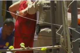 Urgente: idosa é esfaqueada e feita refém por homem em surto na RMS - Imagem