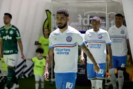 Vídeo: De saída, Matheus Bahia é flagrado em jogo do Internacional - Imagem