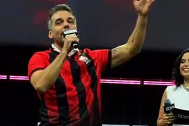 Wagner Moura é homenageado pelo Vitória após indicação ao Oscar - Imagem