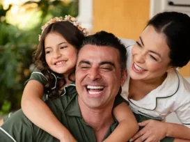 Cantora faz forte desabafo sobre dificuldades após morte de marido - Imagem