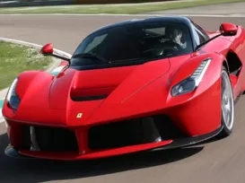 Carro de R$ 38 milhões paga IPVA com preço de um apartamento - Imagem