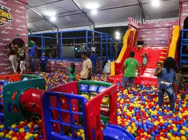 Diversão gigante: conheça o parque inflável de 1.000 m² da Fenagro - Imagem
