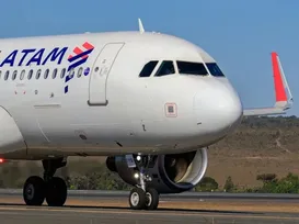 Latam abre processo seletivo de pilotos com bonificação de R$ 160 mil - Imagem