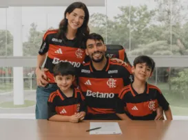 Campo de futebol e mais: saiba como é a mansão de Lucas Paquetá - Imagem