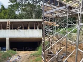 Ex-BBB e ator desabafam sobre demora em obra de mansão - Imagem