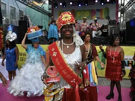 Mulheres idosas disputam realeza momesca para o Carnaval 2026 - Imagem