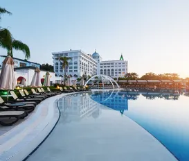 Apresentador planeja construção de hotel em emissora de TV brasileira - Imagem