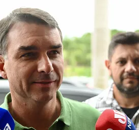 Reunião de Flávio é reagendada após ausência de líderes do centrão - Imagem