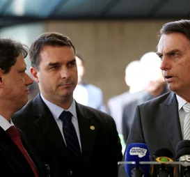 Kassab incita Tarcísio de Freitas a 'subir o tom' contra Bolsonaro - Imagem