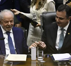 Lula convence Pacheco e senador topa candidatura ao governo - Imagem
