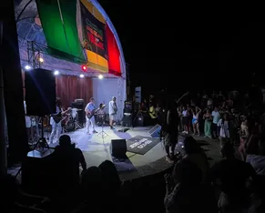 Jeremias Gomes estreia no Vale do Capão com show histórico de reggae - Imagem