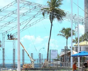 Montagem do Carnaval 2026 já impacta a rotina na Barra e no Campo Grande - Imagem