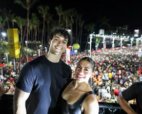 Ao lado da noiva, filho de Xanddy celebra volta ao pré-carnaval - Imagem