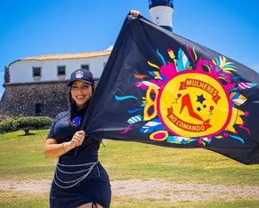 Bloco feminino celebra 10 anos na rua no Carnaval de Salvador - Imagem