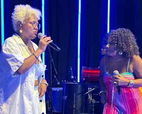 Carnaval: Margareth Menezes se emociona ao cantar para Preta Gil - Imagem