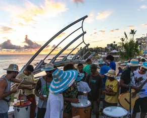 Lavagem de Odoyá: evento gratuito leva samba e fé ao Rio Vermelho - Imagem