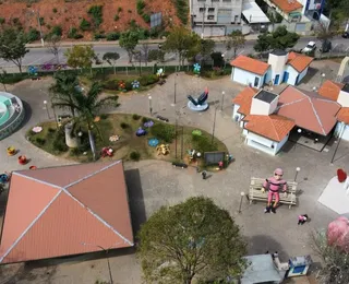A 100 km da capital, cidade famosa pelos exageros vira refúgio perfeito