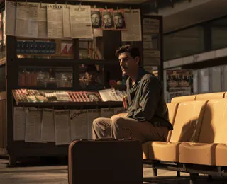 A série de suspense com espionagem perfeita para ver hoje na Netflix