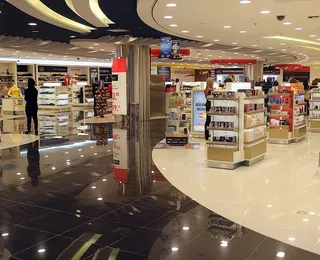 Adeus, Paraguai: brasileiros descobrem novo paraíso de compras no Sul