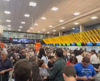 Aeroporto cancela mais de 150 voos após forte ventania