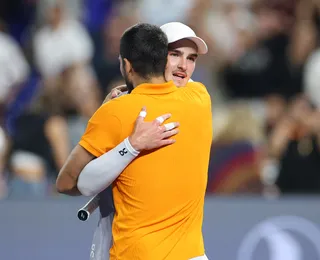 Alcaraz sofre, mas supera João Fonseca no tie-break em Miami